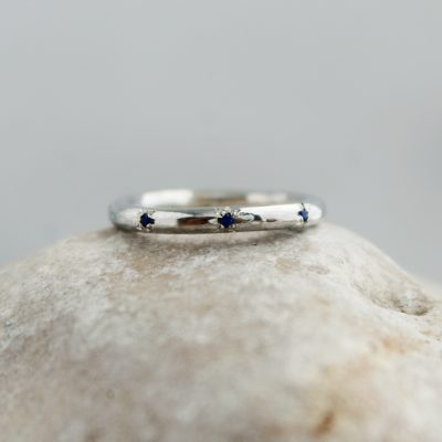 Anillo Alianza Redonda Zafiros